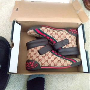 9.5 Men High Top Gucci Shoes